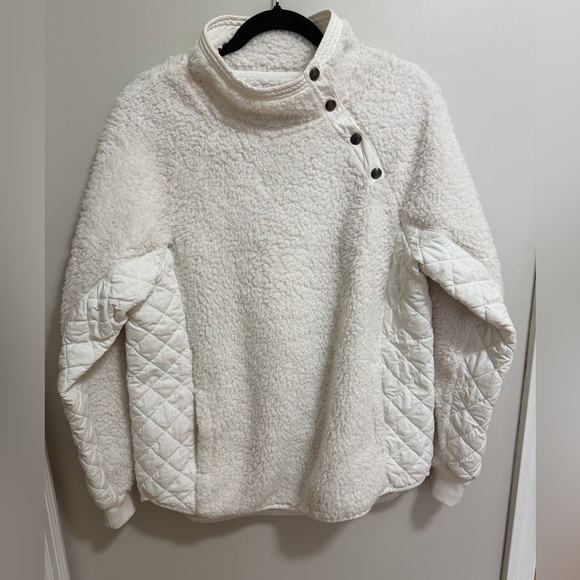 Abercrombie & Fitch Jackets & Blazers - Abercrombie & Fitch Teddy Jacket with Quilted Sleeves Women’s Large